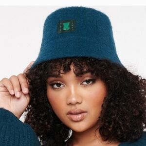 Fenty NWOT Bucket Hat